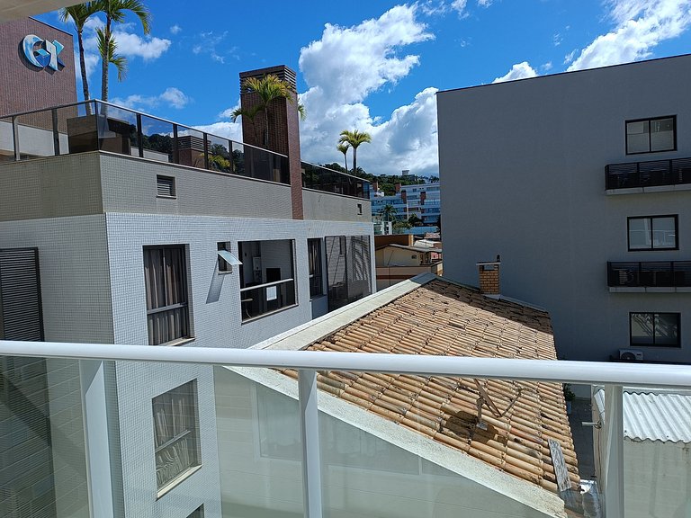 VDC Estúdio excepcional com piscina climatizada.2 adultos e